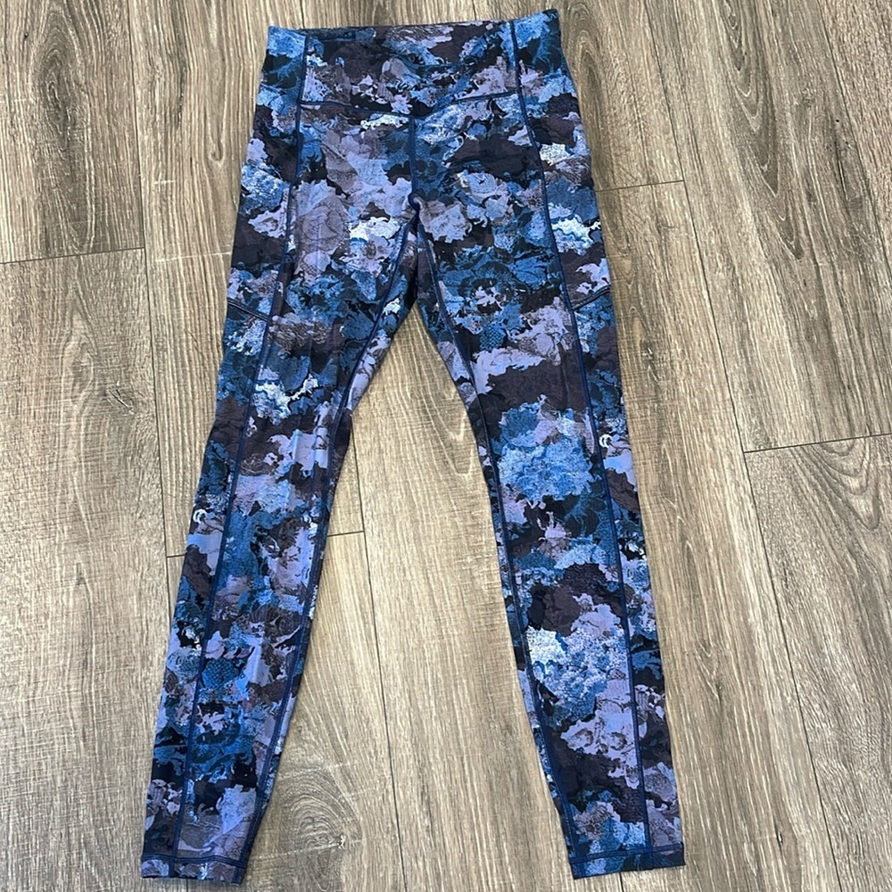 lululemon athletica Blue & Black Floral Print Leggings